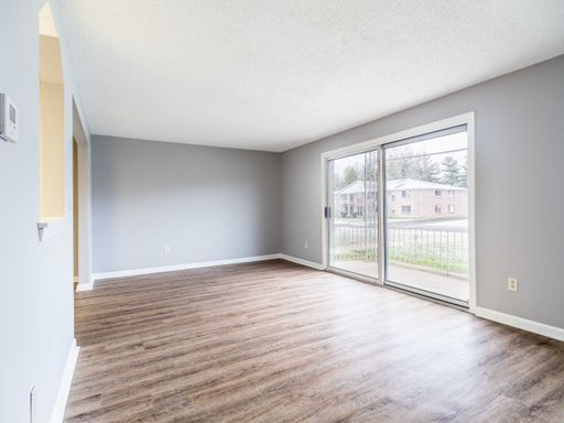 91 Oakridge Drive #8, West Seneca, NY 14224
