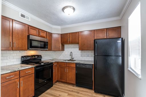 8194 Wooster Pike, 8194 - A, Cincinnati, OH 45227