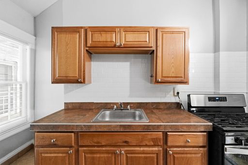 11003 Clifton Blvd, Cleveland, OH 44102
