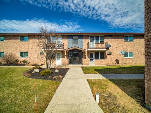 121 Holiday Lane, Unit D-6, Hamburg, NY 14075