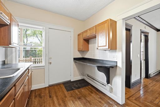 11117 Clifton Blvd #8, Cleveland, OH 44102
