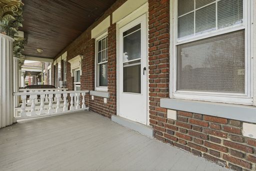 11117 Clifton Blvd #8, Cleveland, OH 44102