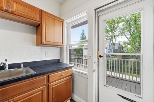 11117 Clifton Blvd #8, Cleveland, OH 44102