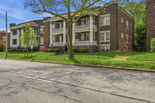 11117 Clifton Blvd #8, Cleveland, OH 44102