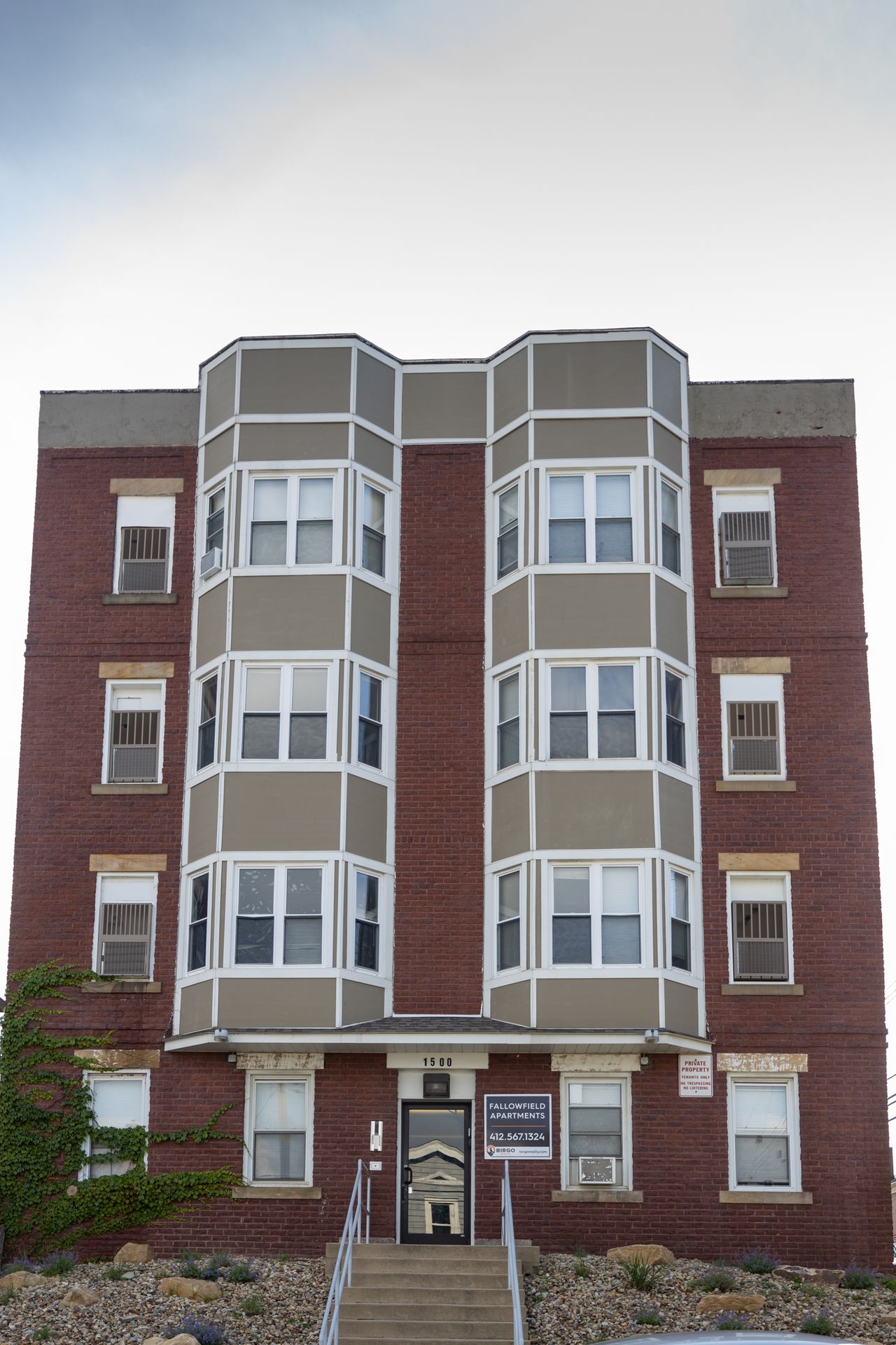 Pittsburgh Apartment: 1500 Fallowfield Ave