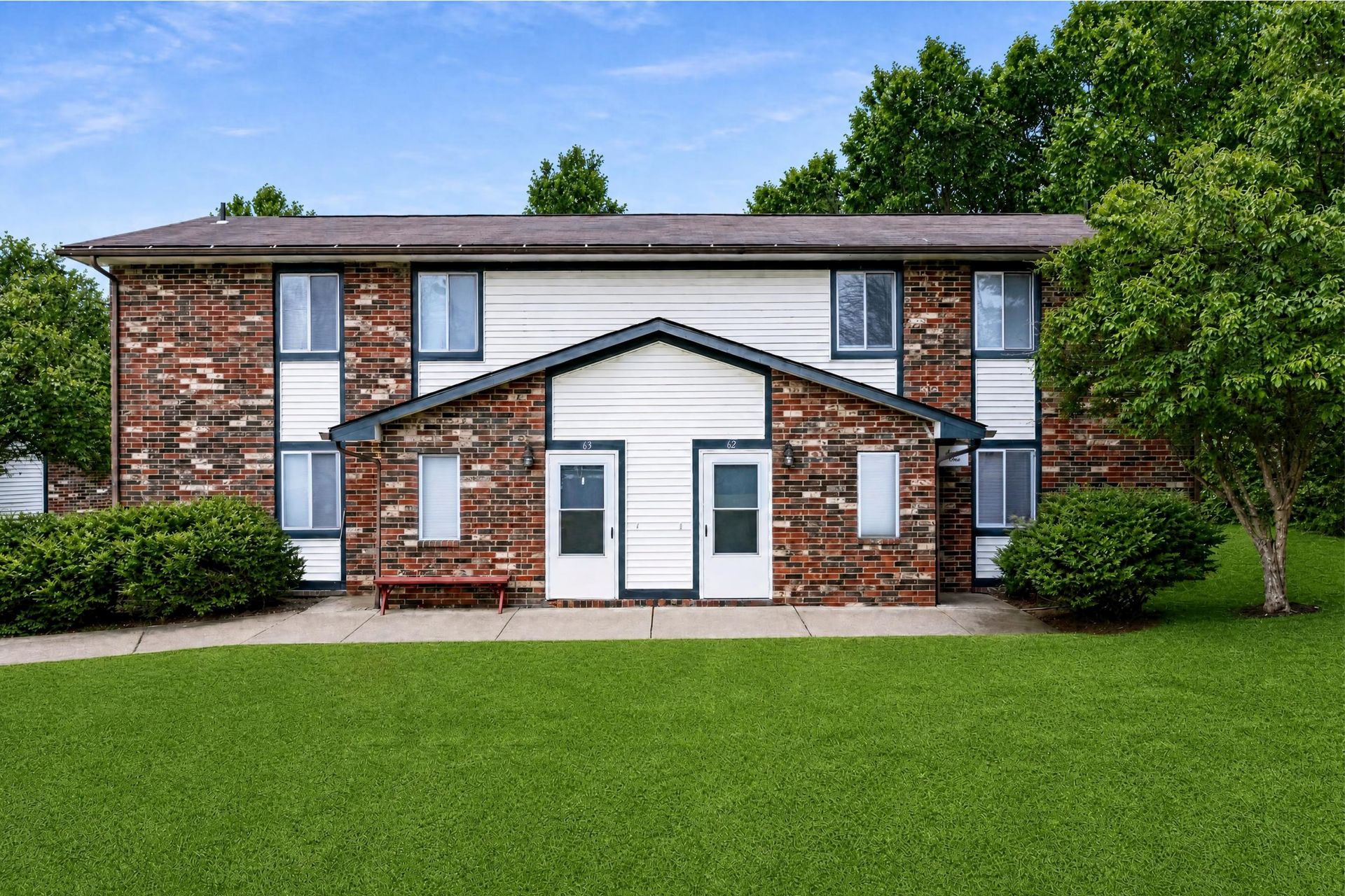 Monaca Apartment: 500 Center Grange Road
