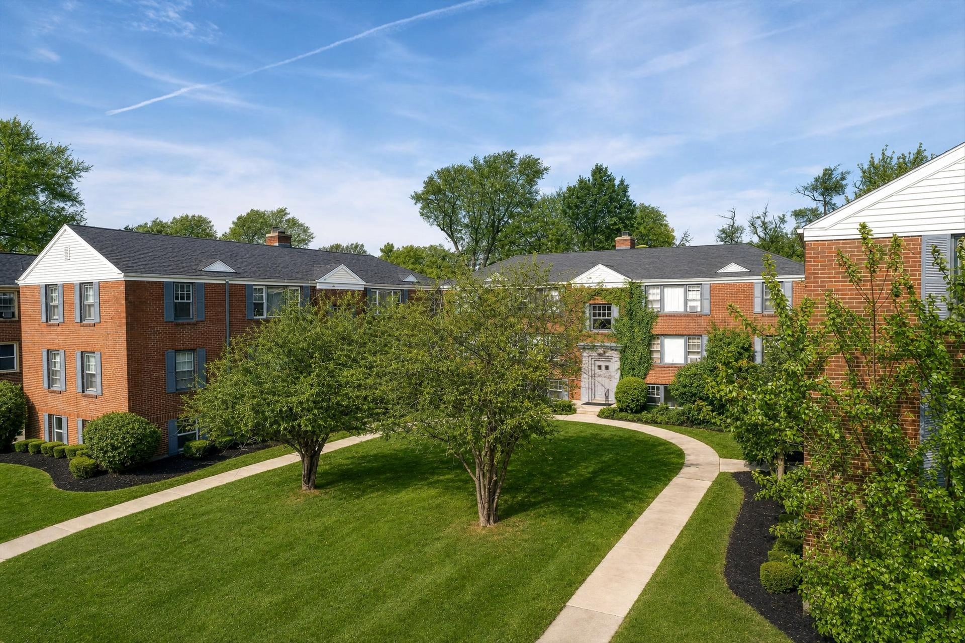 Tonawanda Apartment: 266-300 Highland Parkway