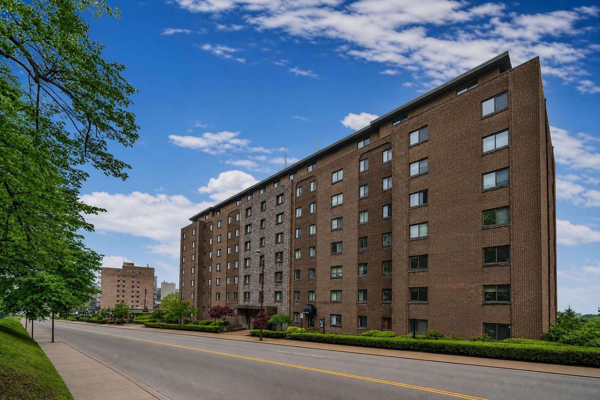 Pittsburgh Apartment: 460 Washington Road