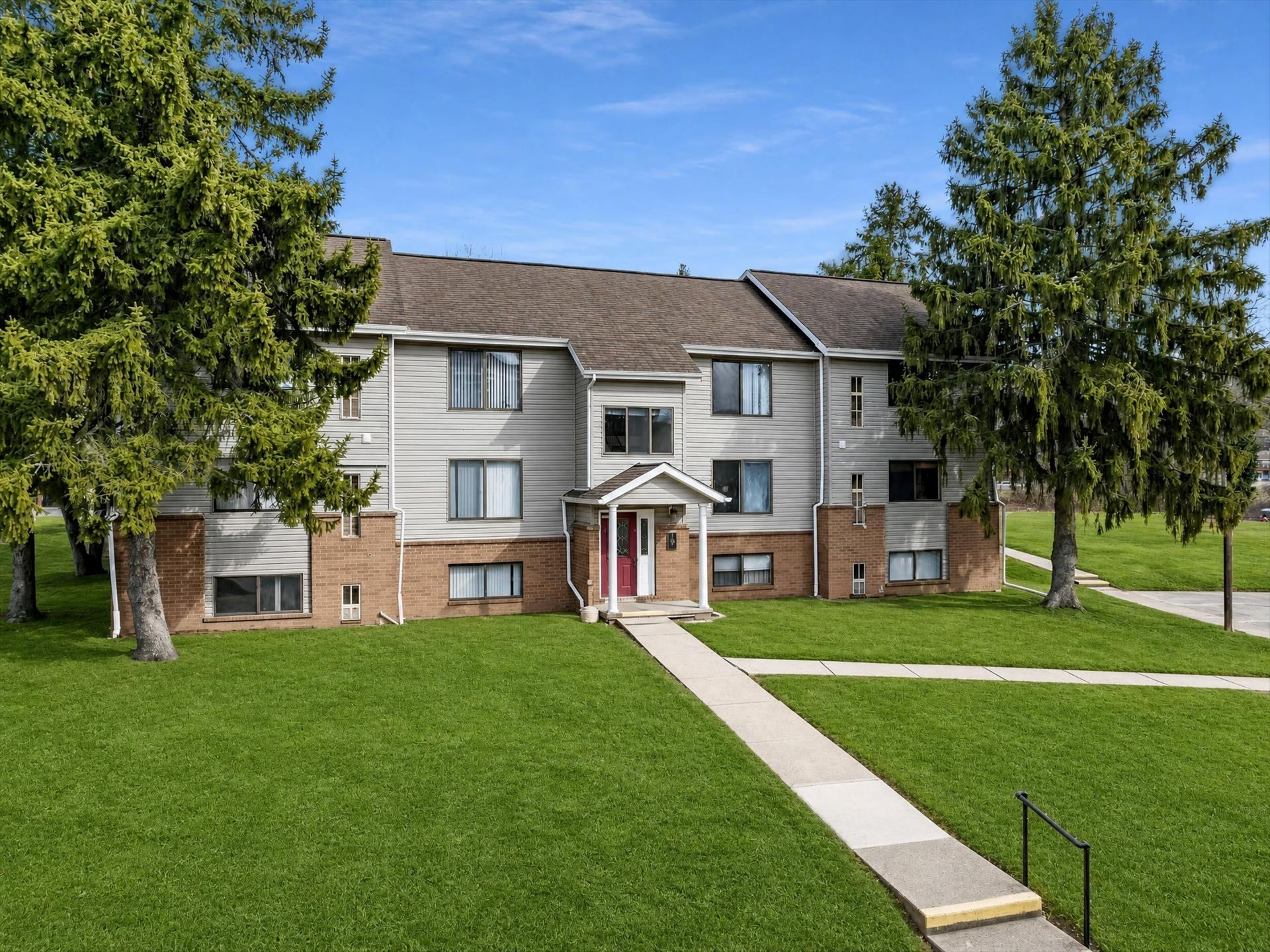 Beaver Falls Apartment: 2944 Darlington Road