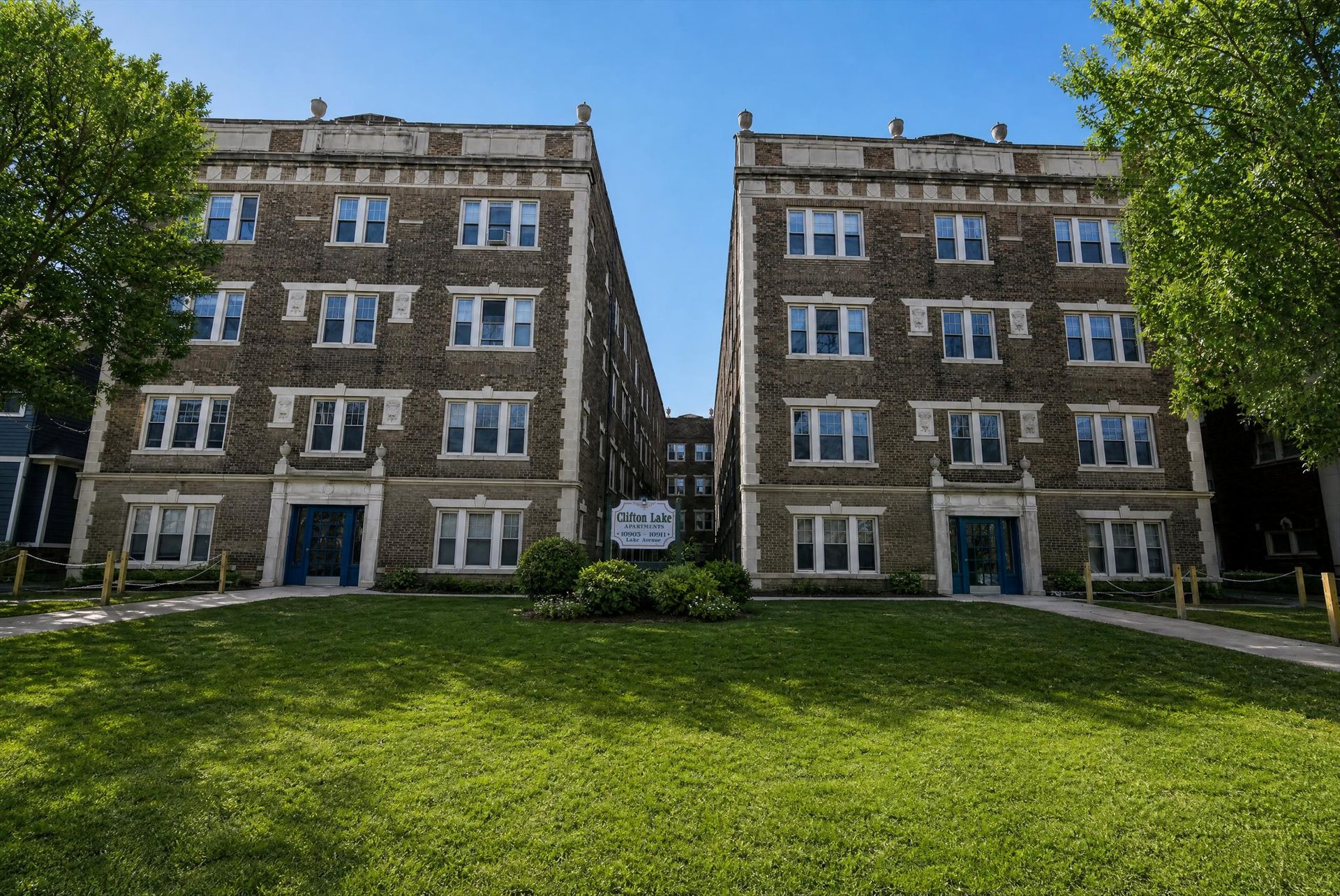 Cleveland Apartment: 10903-10911 Lake Ave