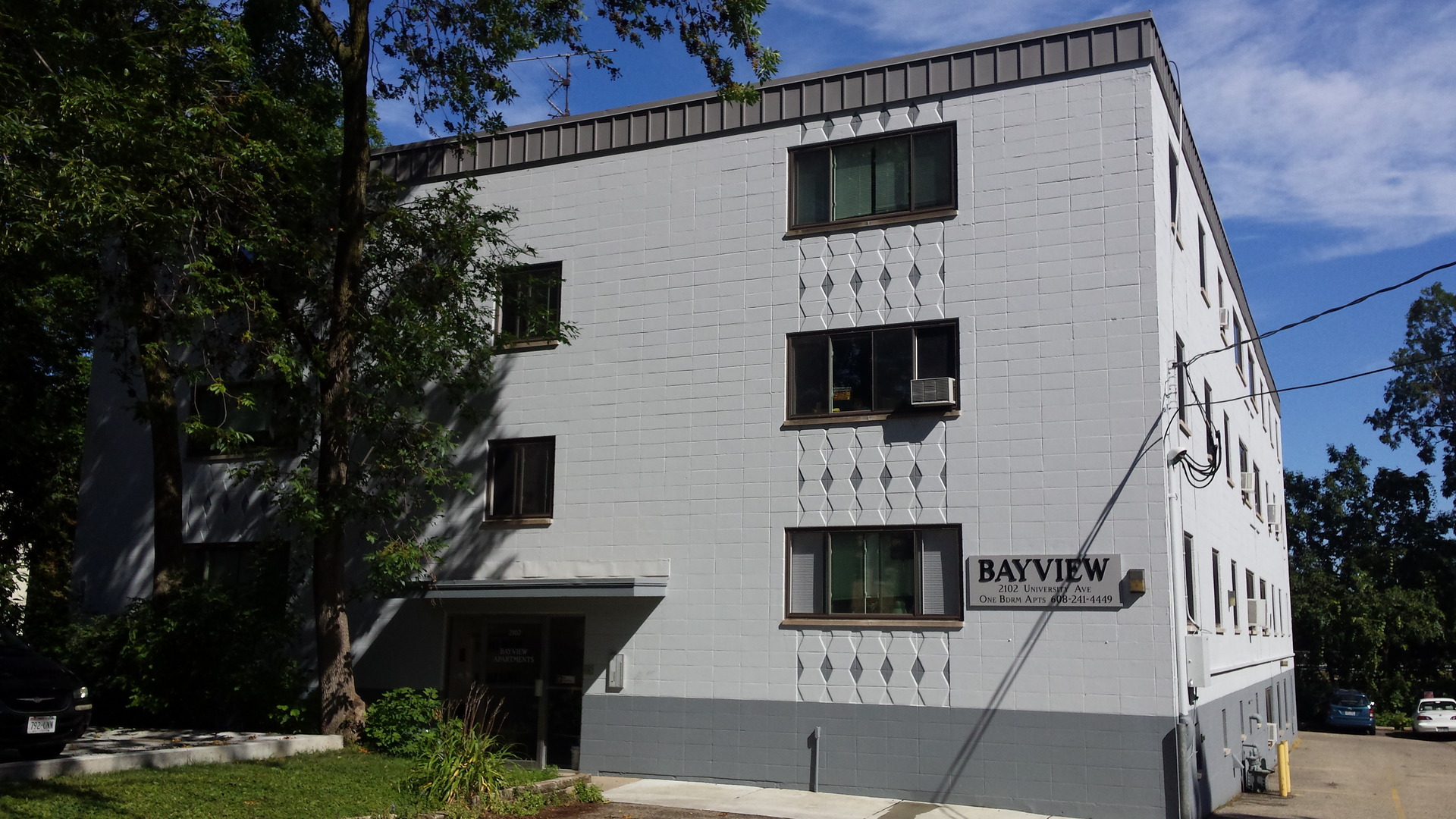 Madison Apartment: 2102 University Ave