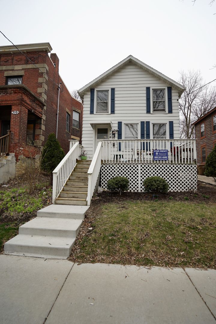Madison Apartment: 714 E. Johnson St.