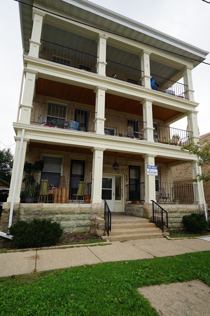 Madison Apartment: 17 S. Hancock St.