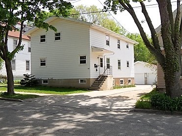 Madison Apartment: 2121 Center Ave