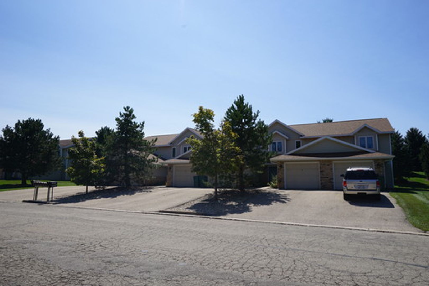 Lodi Apartment: 106 Joyce Dr.