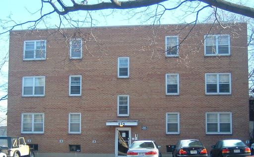 Large Sunny One Bedroom off of University Ave. Heat & Water Included! – photo 1