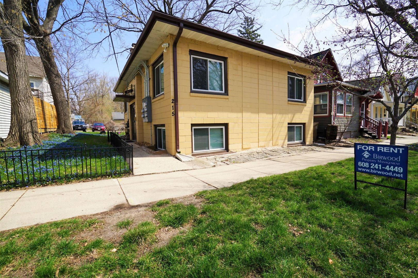 Madison Apartment: 215 N. Ingersoll St.