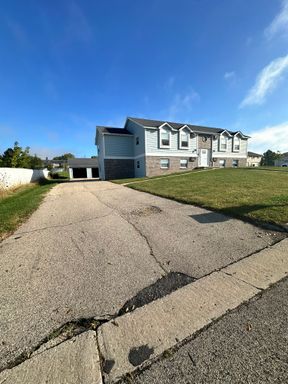 Charming 3-Bedroom Apartment in Mount Horeb