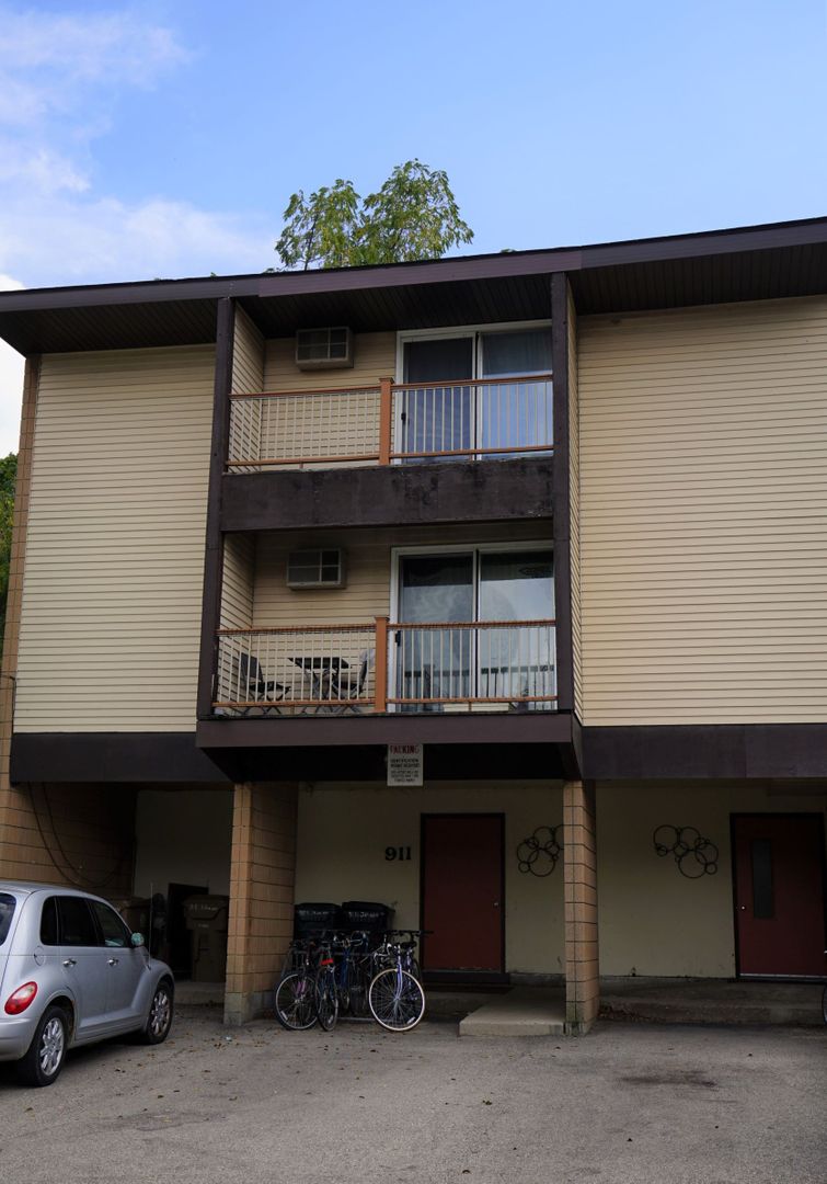 Madison Apartment: 911 E. Johnson St.