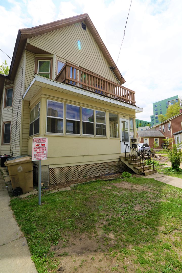 Madison Apartment: 535 West Dayton Street