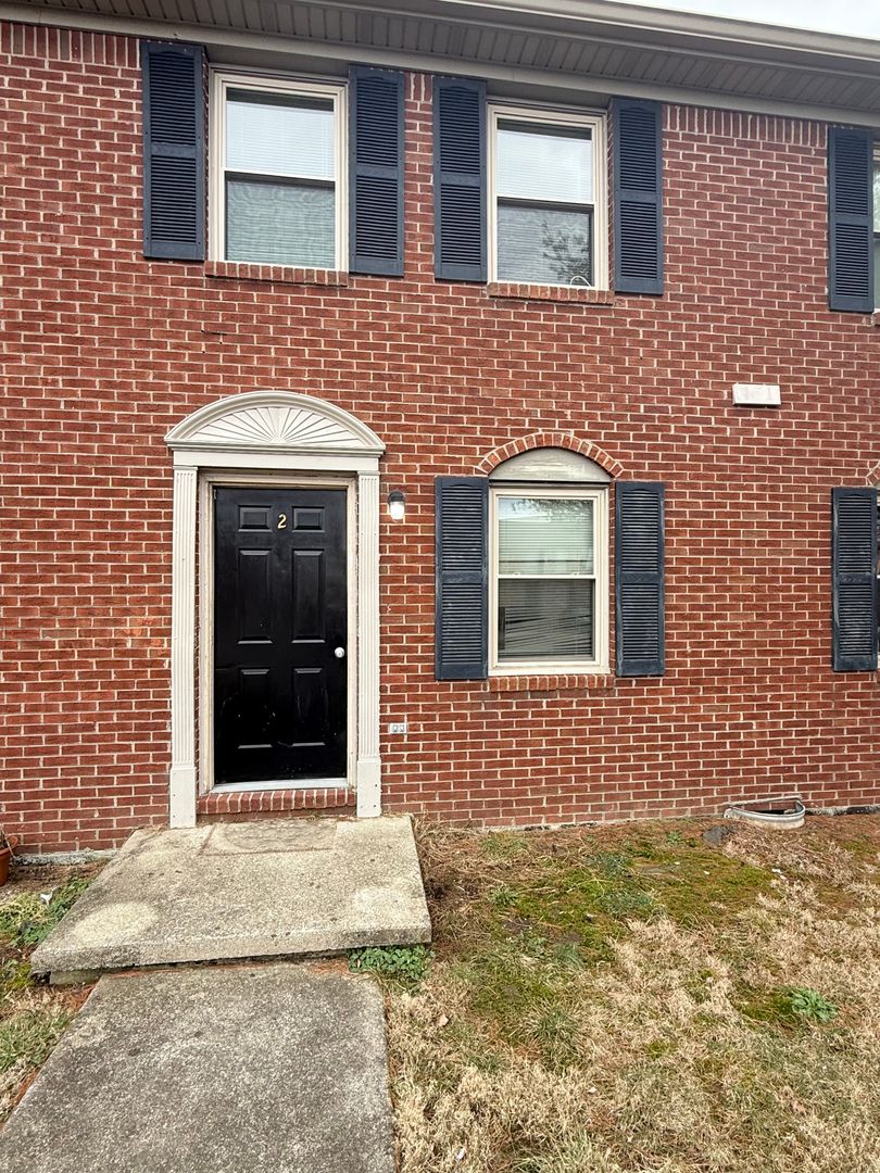 Richmond Apartment: 171 S Killarney Ln