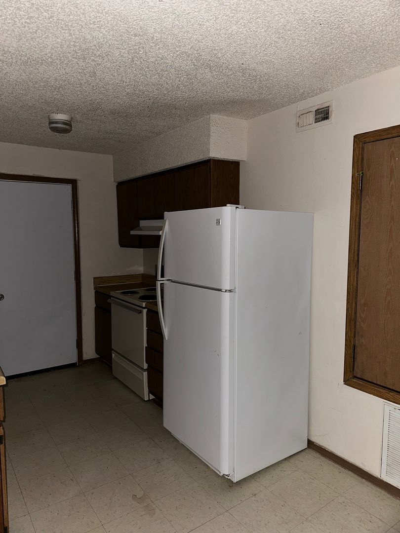 Beaver Apartment: 602 W Main St