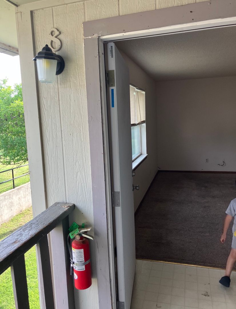 Beaver Apartment: 602 W Main St