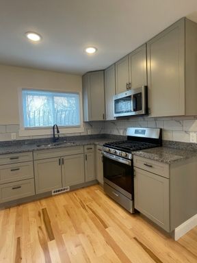 74 Elmwood Ave, Burlington, VT | Newly Renovated 6 Bedroom House Near UVM & Downtown | June 2027 – photo 1