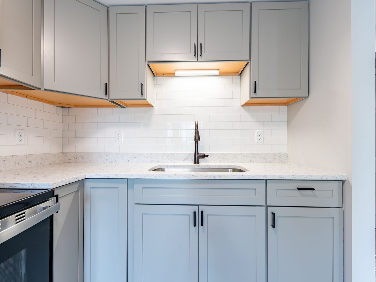 Burlington Apartment: 365 1/2 St Paul