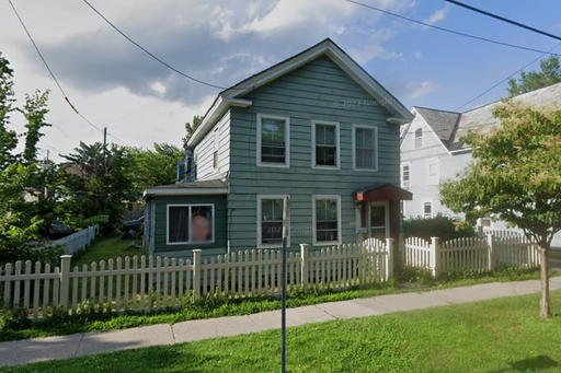 24 Monroe St, Burlington, VT | 5 Bedroom House Near UVM with Parking | June 2027 – photo 1