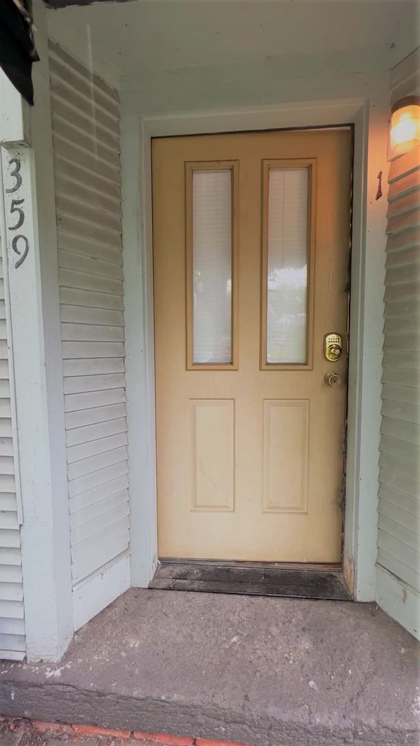 Burlington Apartment: 359 St Paul St