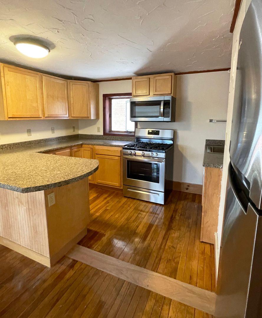 Burlington Apartment: 114-116 South Champlain Street