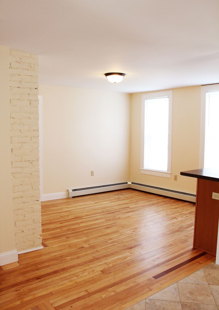 14 Grant St, Burlington, VT 05401