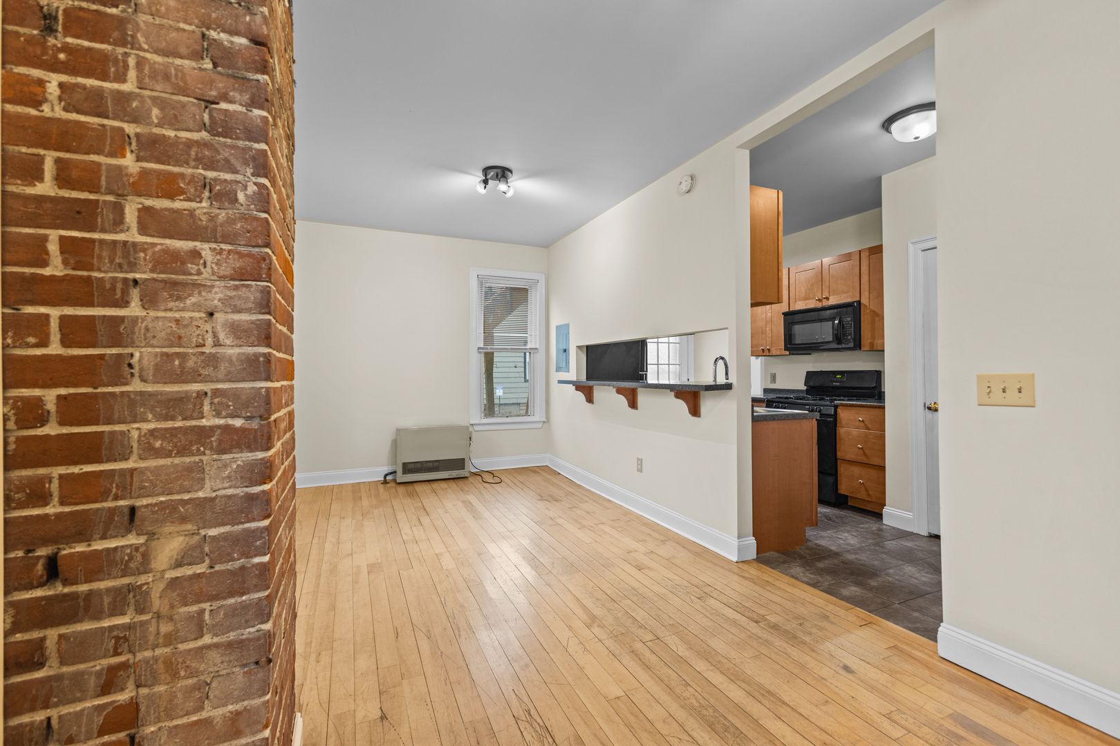 Burlington Apartment: 137 Park St