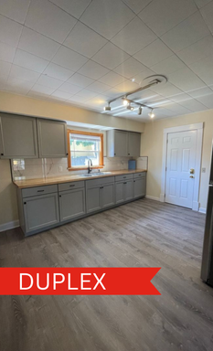 AVAILABLE JUNE 1, 2027 – Renovated 4BR Apartment in Burlington Old North End Near UVM & Campus – photo 1