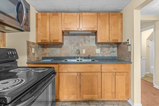 365 St Paul Street #6 -Available August 15th! - Burlington VT – photo 1