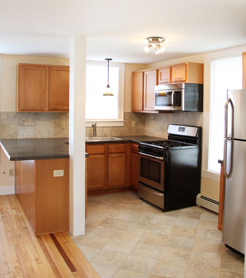 14 Grant St, Burlington, VT 05401