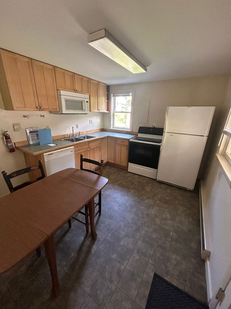 Burlington Apartment: 120-126 North Willard St