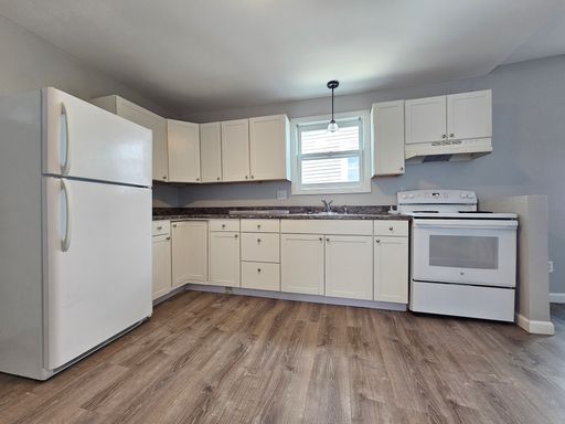 120 North St #1, Burlington, VT | 3 Bedroom Apartment in Old North End | June 2027 – photo 1