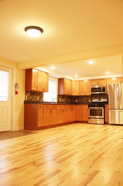 5 Bedroom, 2 Bathroom Apartment in Downtown Burlington, VT | Near UVM & Champlain College | June 2027 – photo 1