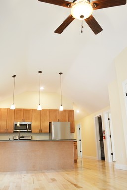 279 North St - 4 BEDROOM IN BURLINGTON WITH LAUNDRY & PARKING - June 1st 2027 – photo 1