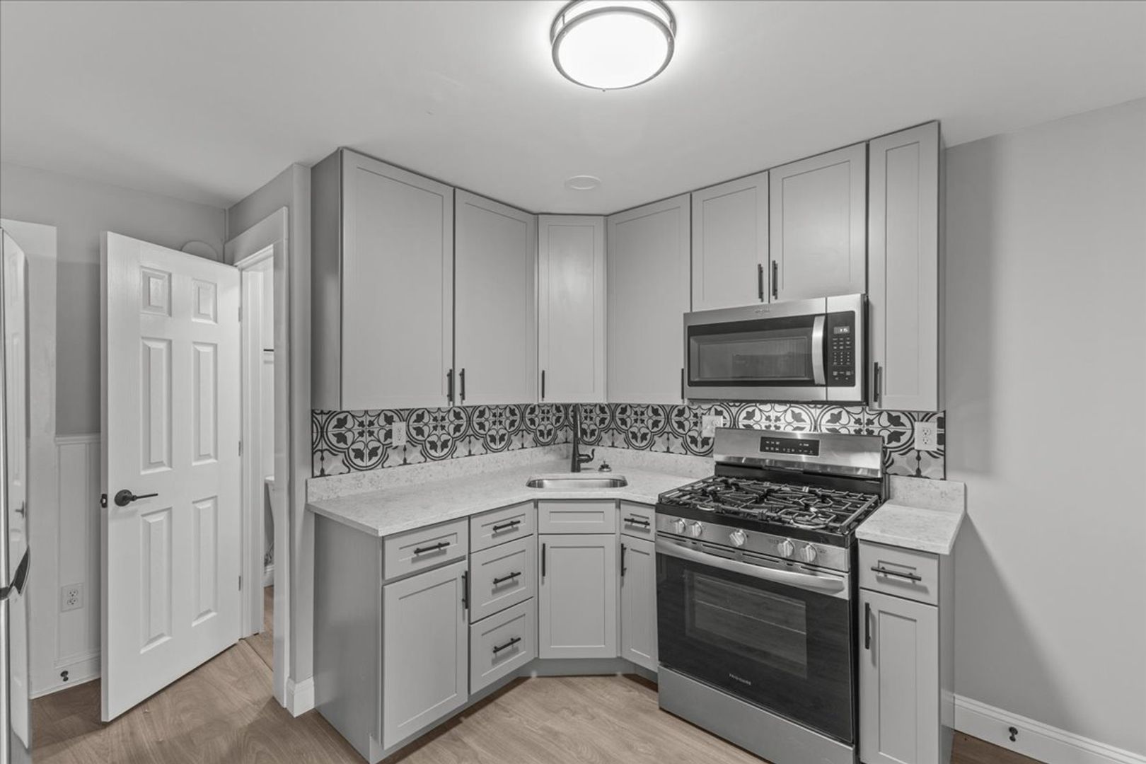 Burlington Apartment: 88-94 Lafountain St