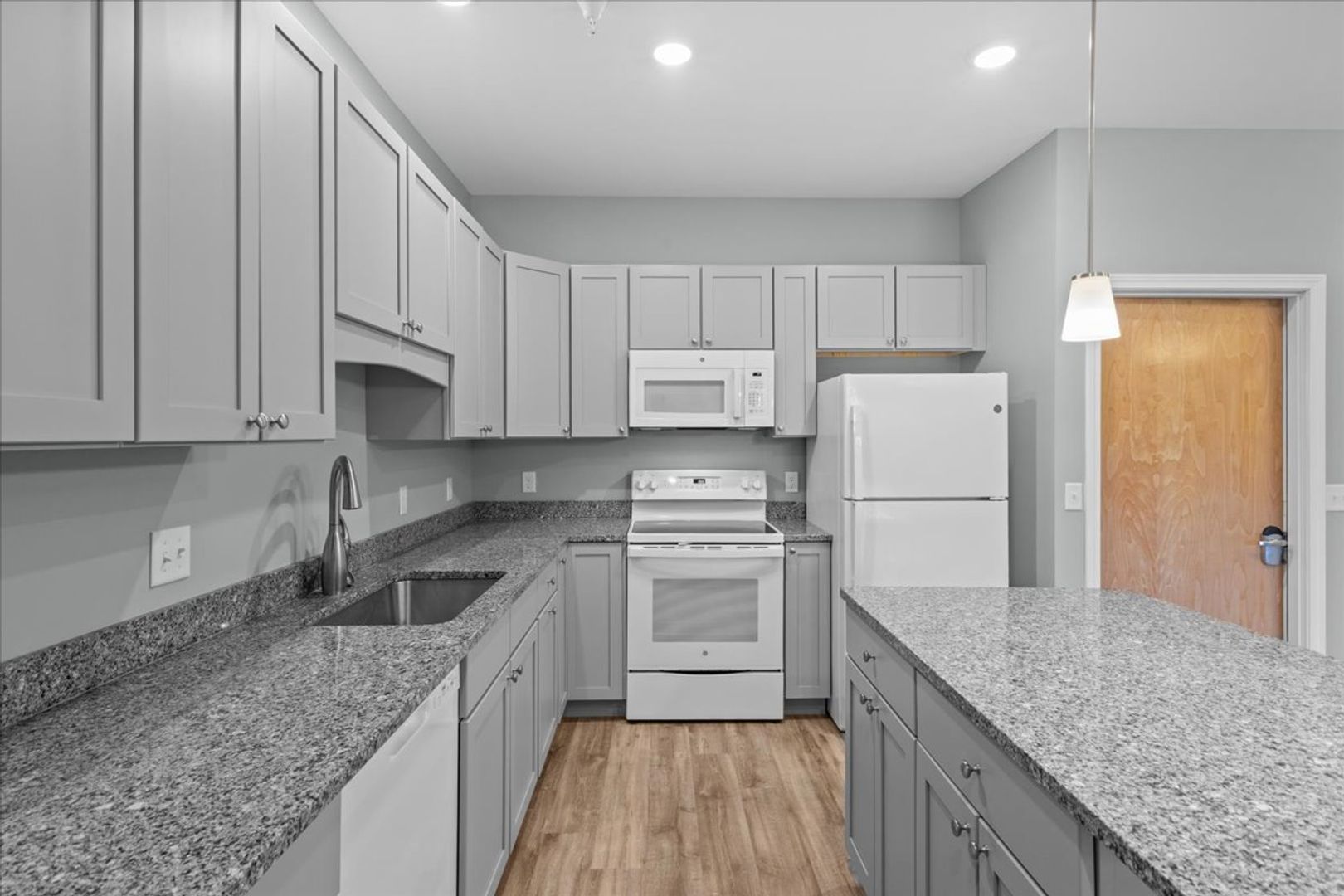 Williston Apartment: 32 Cottonwood Drive