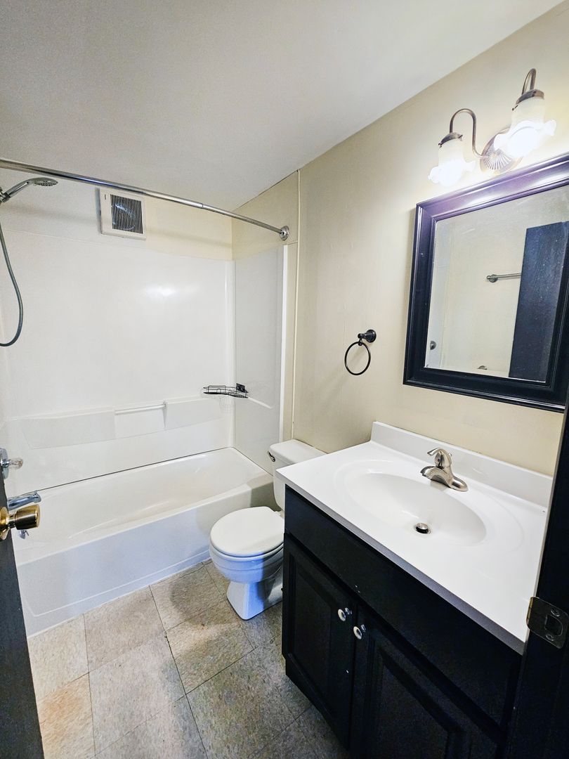 350 Julie Drive Apartment 350 Julie Drive Apt. 2, Colchester, VT 05446