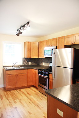 20 Luck St, Burlington, VT | 3 Bedroom Townhouse Near UVM & Downtown | June 2027 – photo 1
