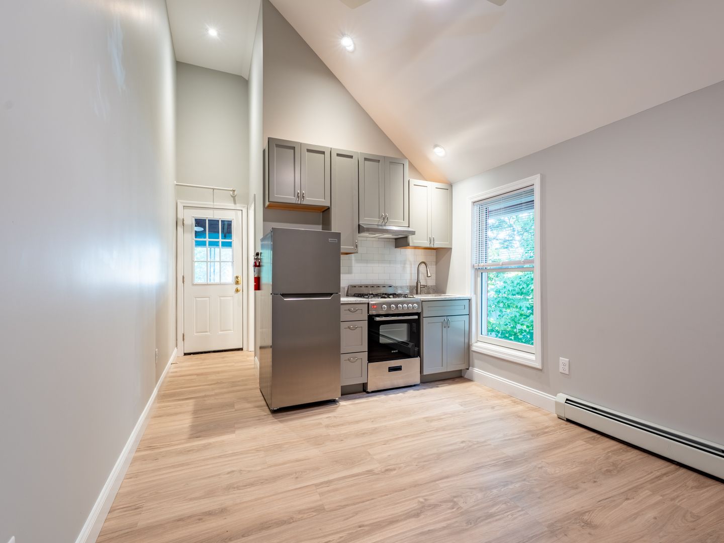 Burlington Apartment: 31 Marble Ave