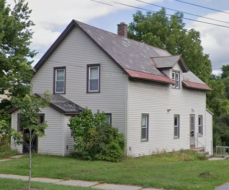 202 East Ave #1, Burlington, VT | Renovated 5 Bedroom Apartment Near UVM | June 2027 – photo 1