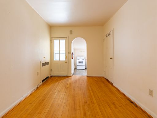 126 North Willard St, Burlington, VT | 3 Bedroom Apartment Near UVM & Downtown | June 2027 – photo 1