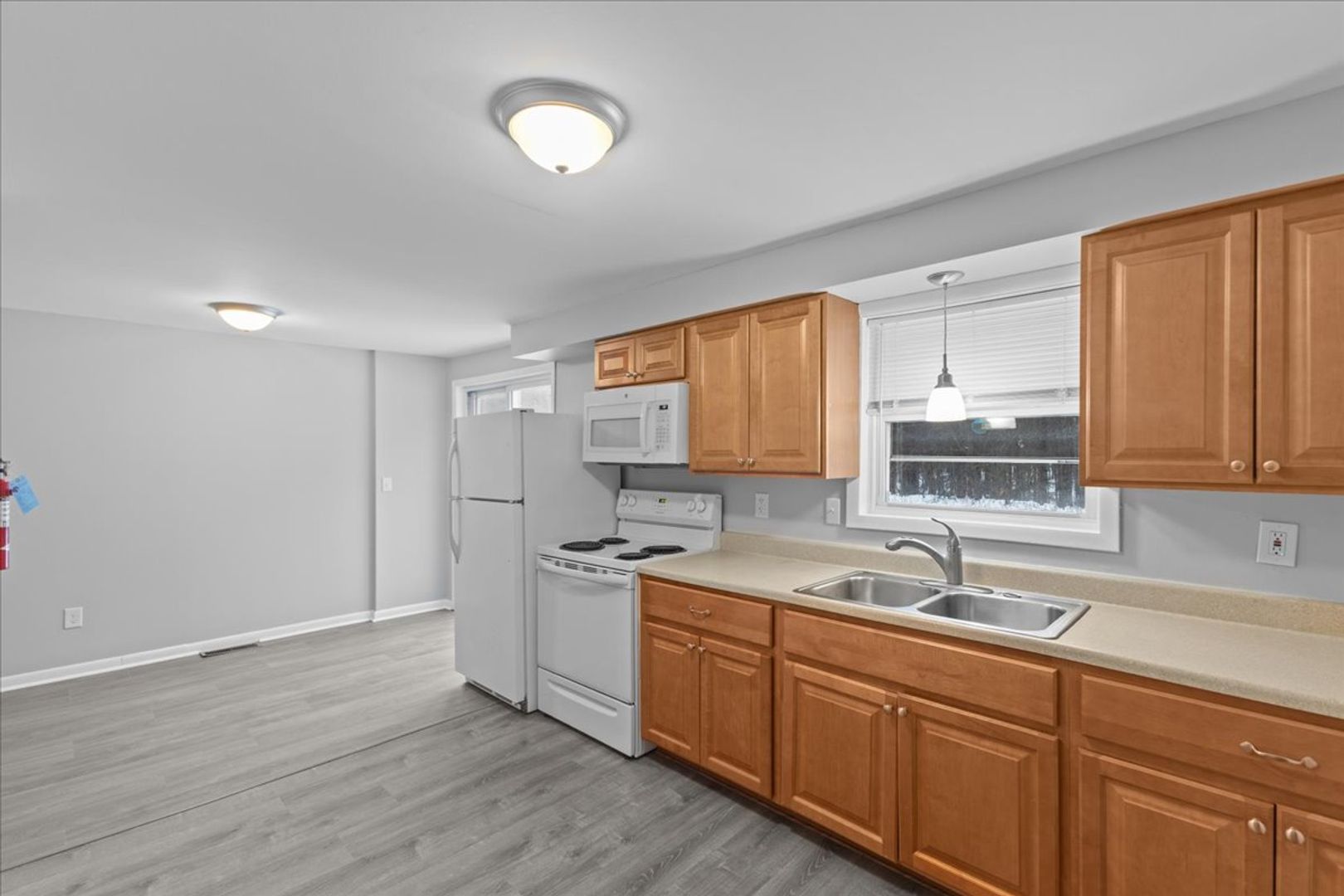 Colchester Apartment: 173 Julie Drive