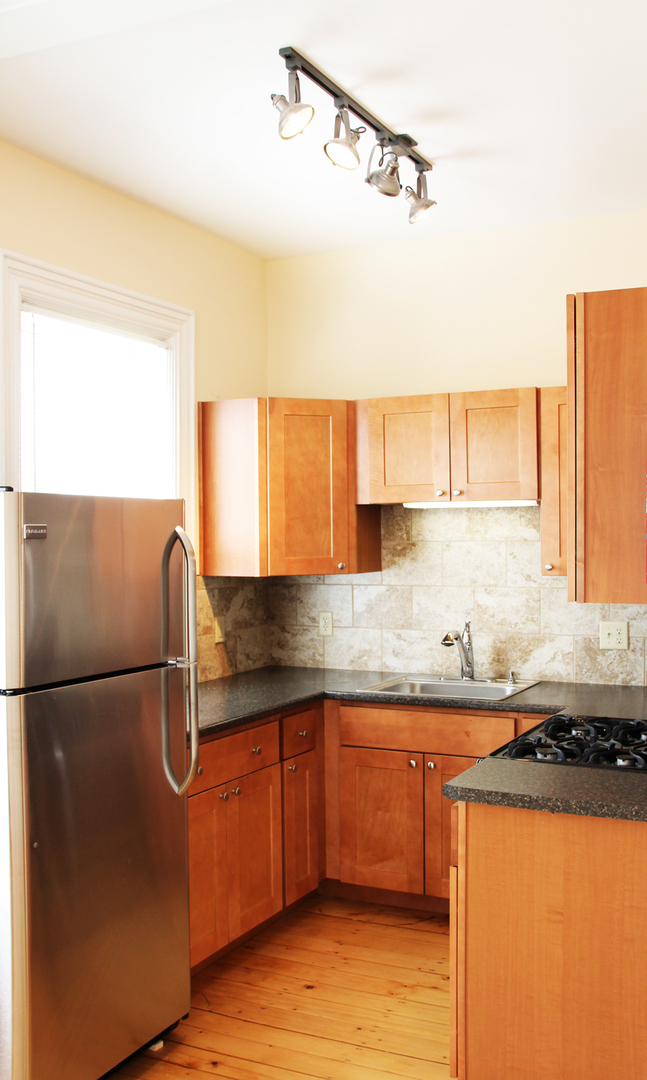 Burlington Apartment: 16 Grant St